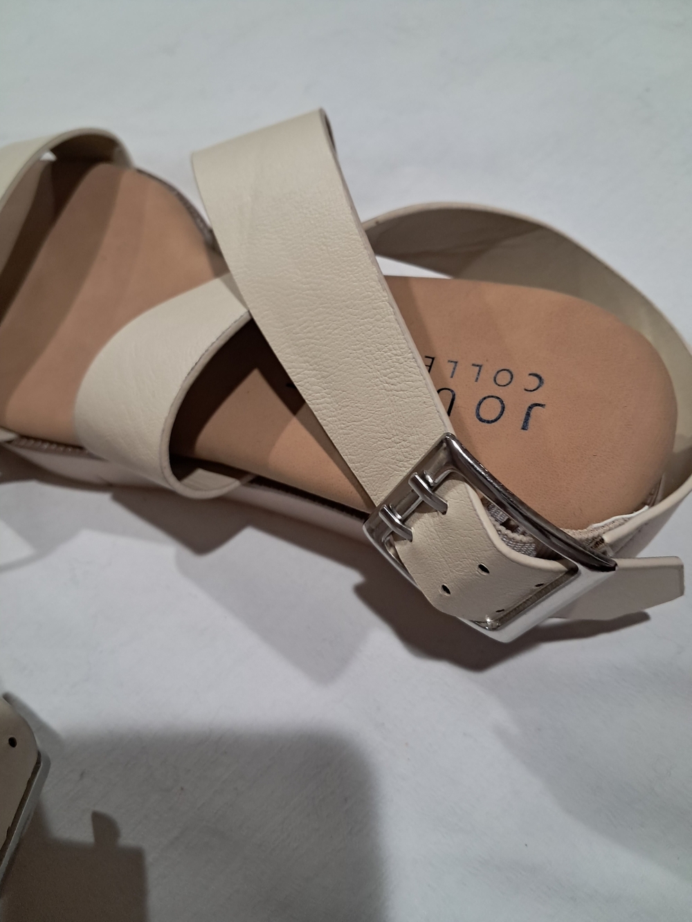 Journee Collection Cream Cross-Strap Platform Sandals Size:8 - Picture 7 of 11